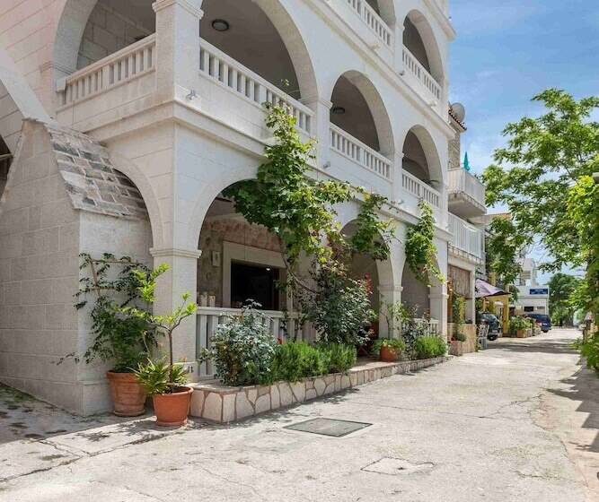 פנסיון Villa Stonehouse