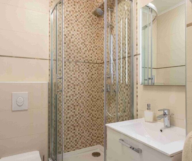 פנסיון Villa Stonehouse