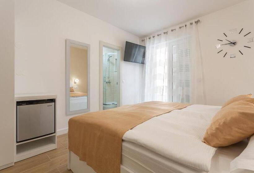 פנסיון Villa Stonehouse