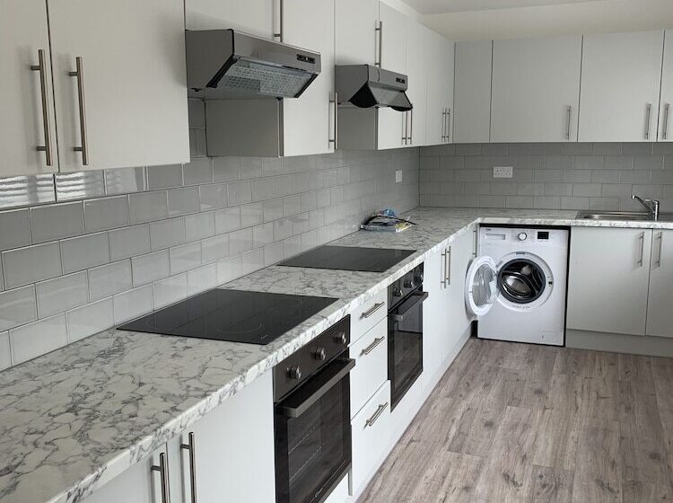 膳宿费 Wagtail Way Kent