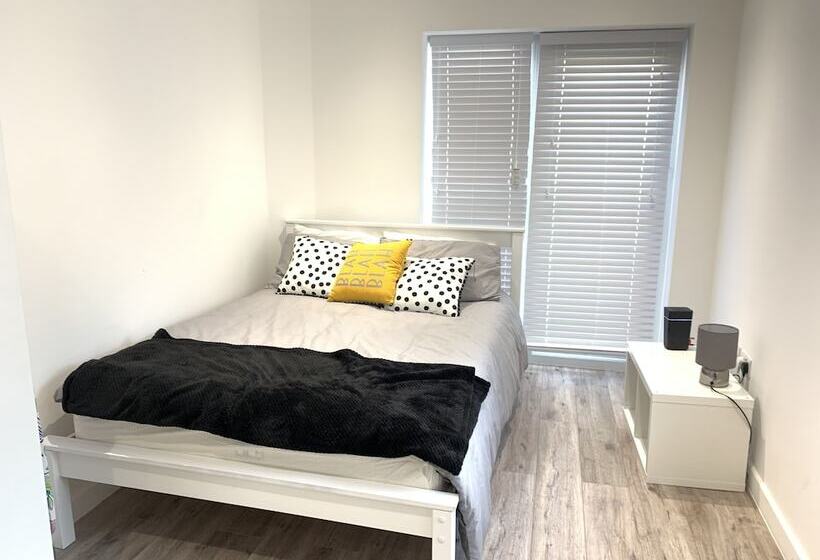 膳宿费 Wagtail Way Kent