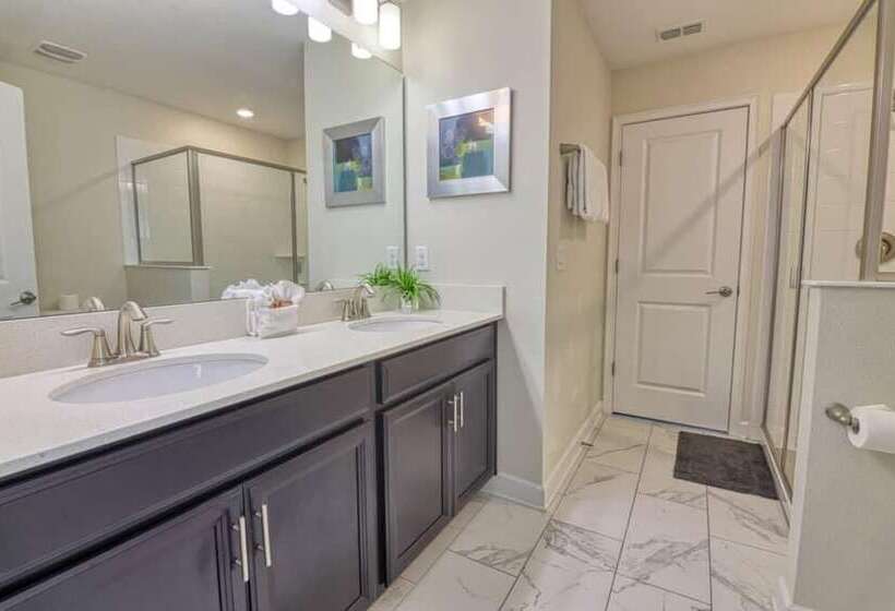 Perfect Vacay, Themed Rooms, Game Room & Theater