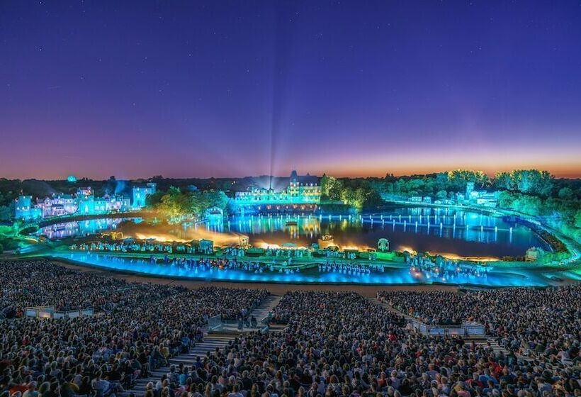 Puy Du Fou France   Hotel Les Iles De Clovis