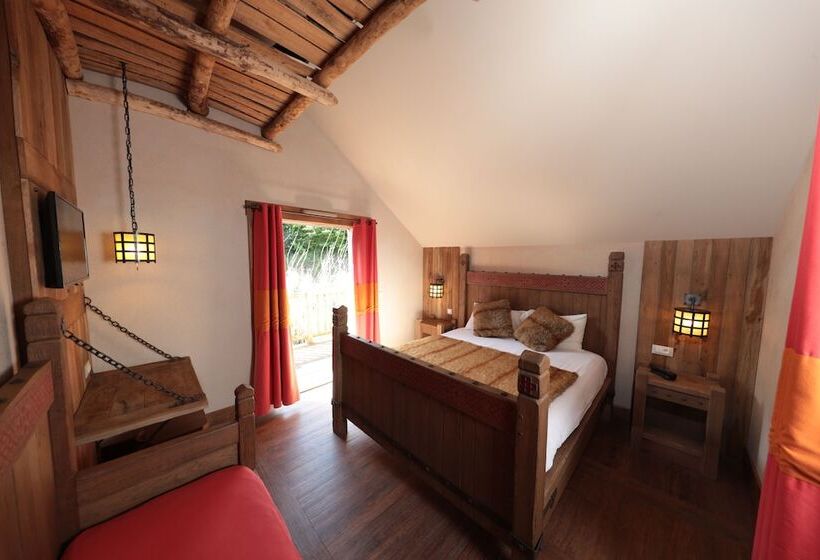 Puy Du Fou France   Hotel Les Iles De Clovis