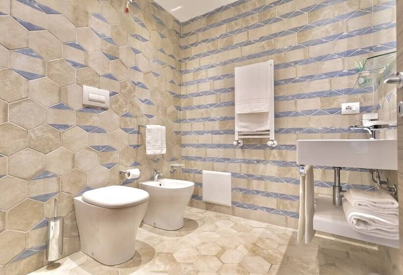 Residence A Vada Con Piscina