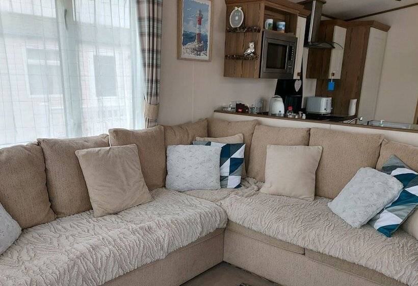 إقامة 149 Unity Beach 6 Berth Encl Garden No Pets