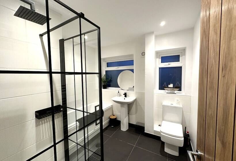 Rezydencja 3 Bed House In Llanfaelog, Near Rhosneigr