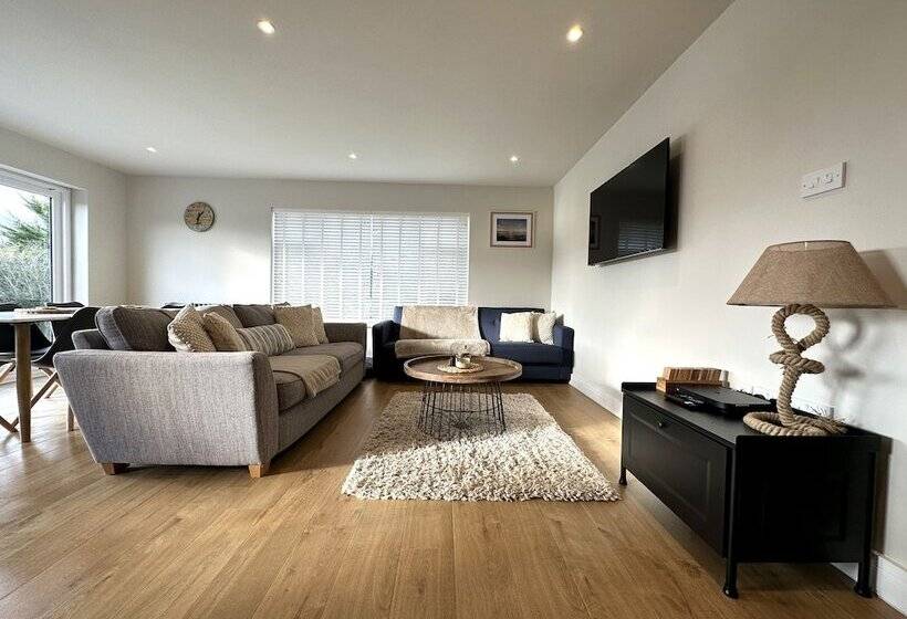 إقامة 3 Bed House In Llanfaelog, Near Rhosneigr