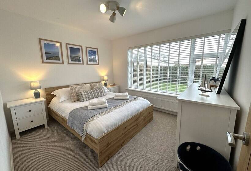 Rezydencja 3 Bed House In Llanfaelog, Near Rhosneigr