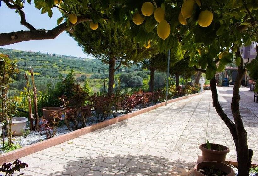 إقامة Aelia Home