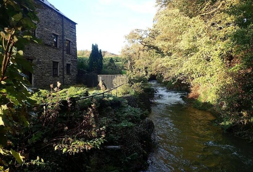 Резиденция Beautiful 15th Century Watermill Lovely Location