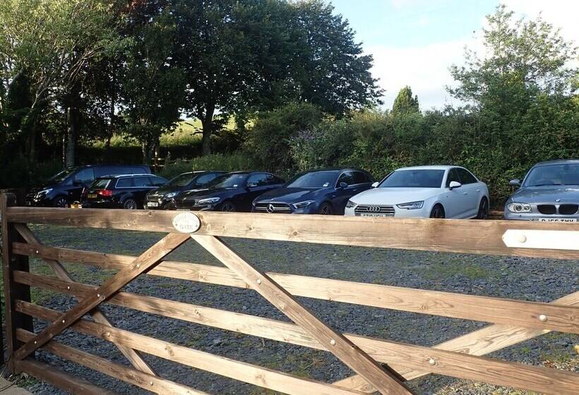 Резиденция Beautiful 15th Century Watermill Lovely Location