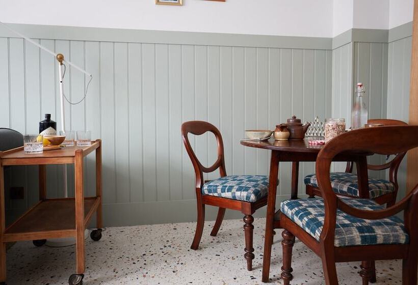 إقامة Beautiful 2 Bed Victorian Conversion In Pewsey