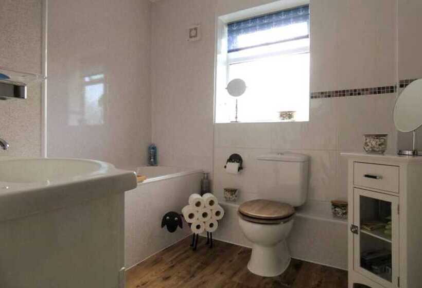 レジデンス Bungalow By The Beach, Sleeps 6, Snowdonia, Wales