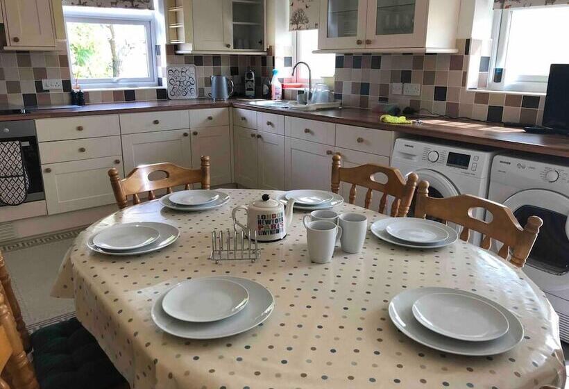 レジデンス Bungalow By The Beach, Sleeps 6, Snowdonia, Wales