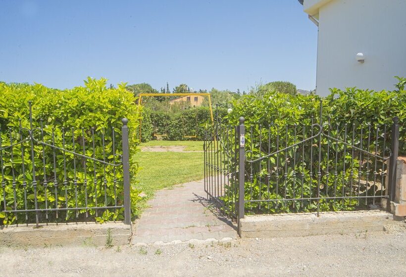 Резиденция Casa Vacanze Mare Nostrum Beach Front