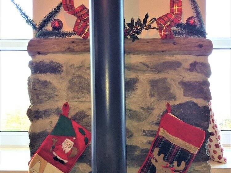 إقامة Coastal Farm Cottage With Epic Views