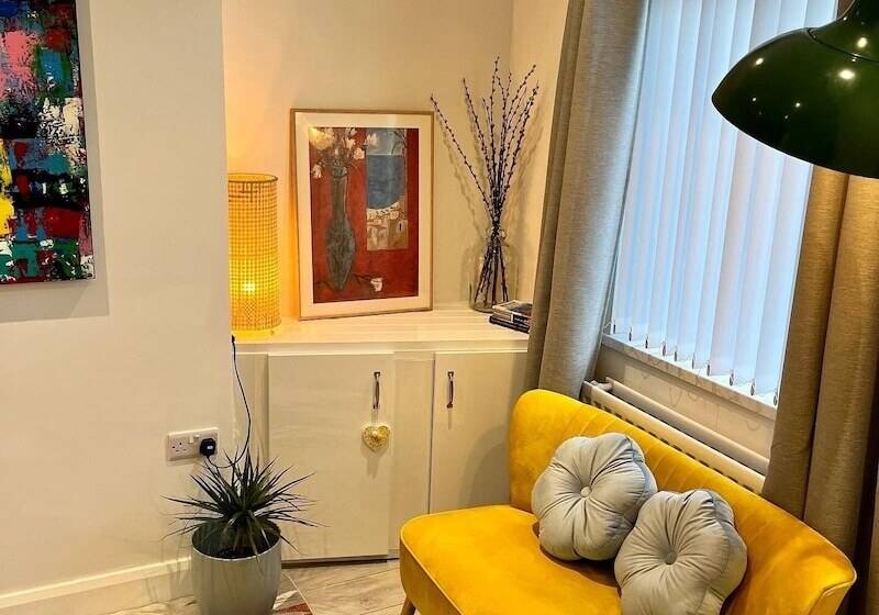 דירת נופש Cosy 2 Bed House Close To Belfast City Centre