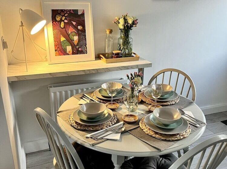 דירת נופש Cosy 2 Bed House Close To Belfast City Centre