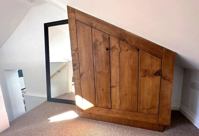 اقامتگاه Cosy And Quirky House In The Heart Of Bakewell