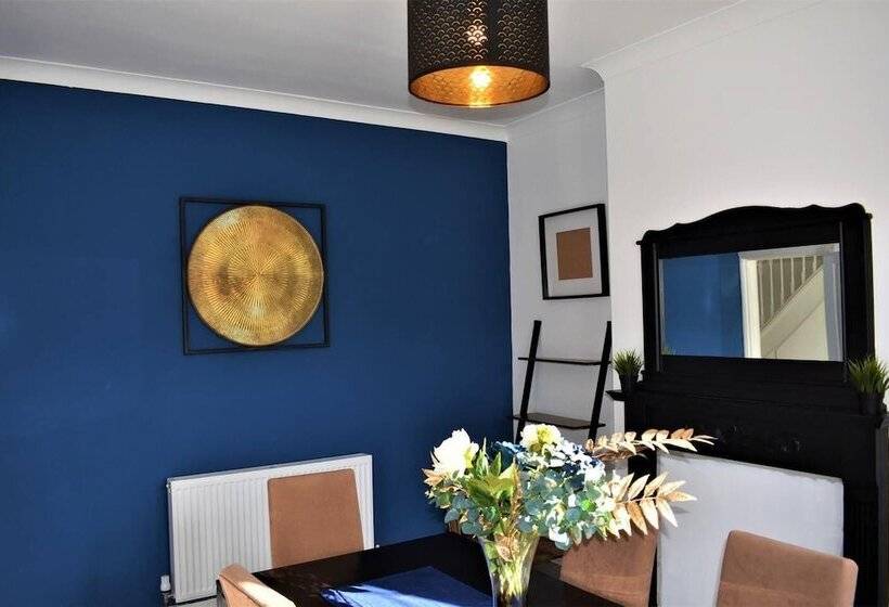 レジデンス Cosy, Modern House Nearby Seafront Southend