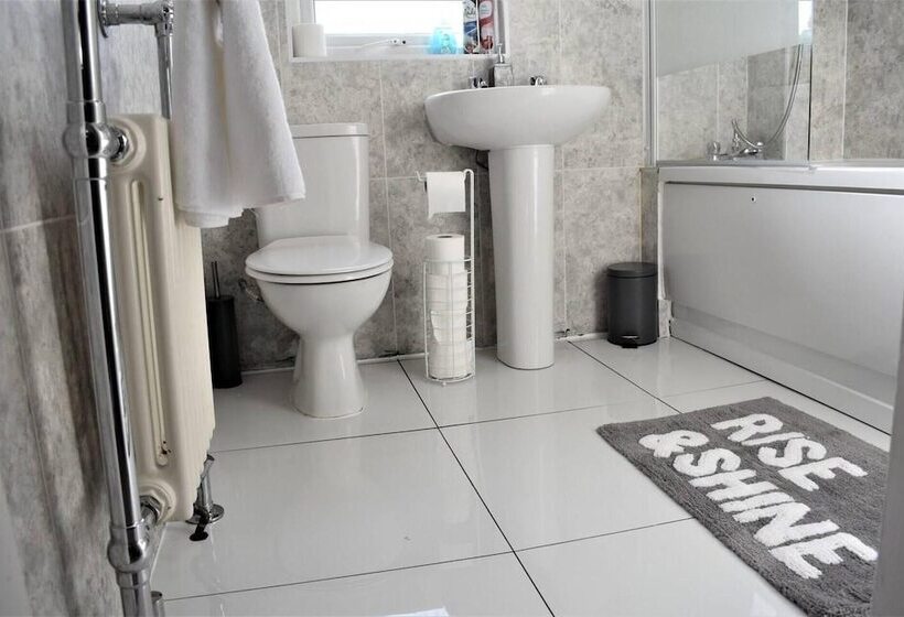 レジデンス Cosy, Modern House Nearby Seafront Southend