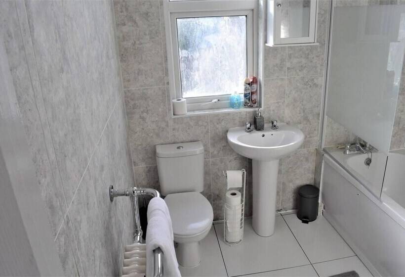 レジデンス Cosy, Modern House Nearby Seafront Southend