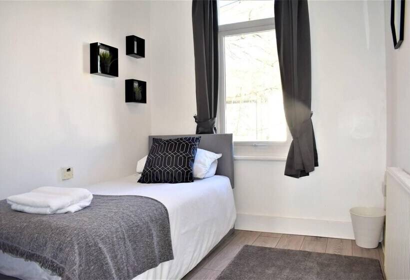 レジデンス Cosy, Modern House Nearby Seafront Southend