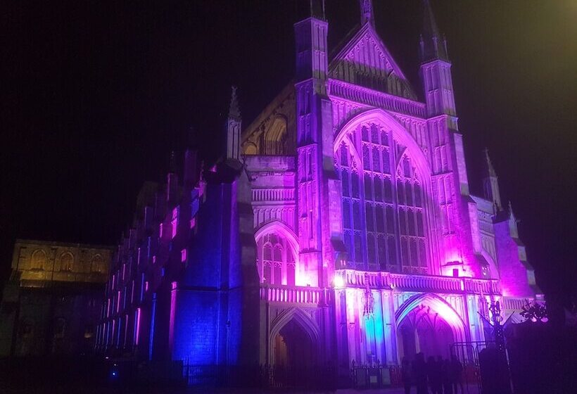 Резиденция Delightful 3 Bed Thatched Cottage Near Winchester