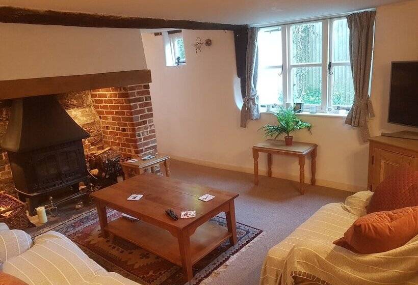Резиденция Delightful 3 Bed Thatched Cottage Near Winchester