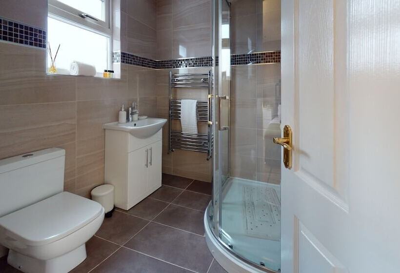 レジデンス Charming 5 Bed House In Romford