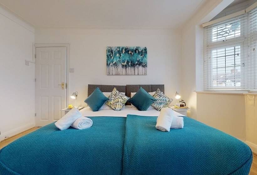 レジデンス Charming 5 Bed House In Romford