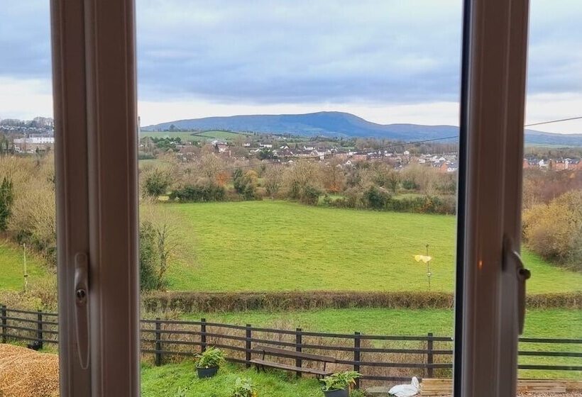 レジデンス Captivating & Cosy 4 Bedroom House In Magherafelt