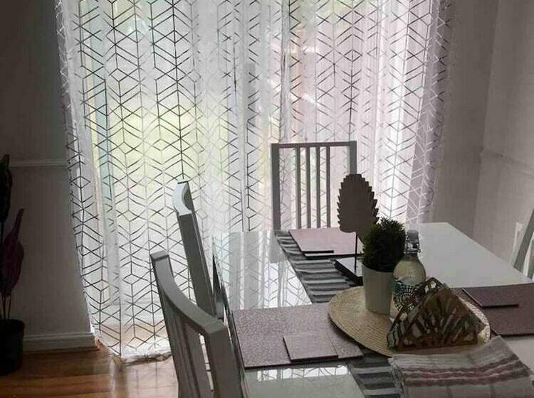 Резиденция Stunning 5 Bed House In Erith, Greater London