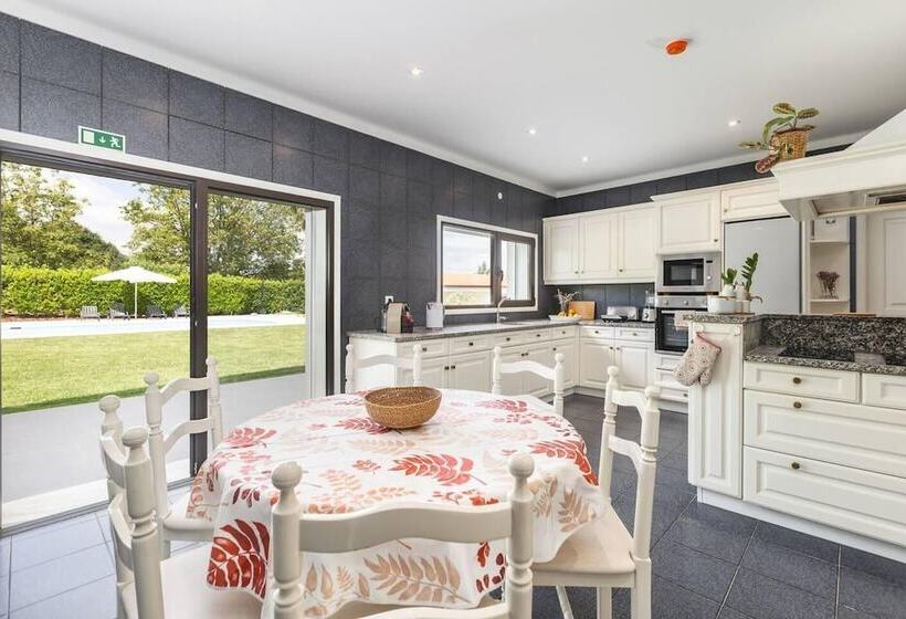 レジデンス Stunning 6 Bed House In Brito, Guimaraes