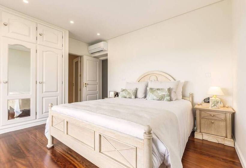 住所  Stunning 6 Bed House In Brito, Guimaraes
