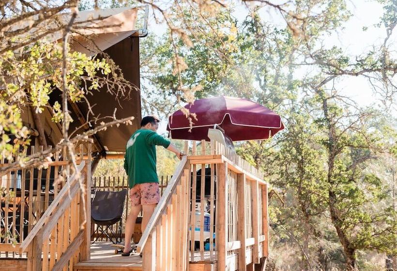 渡假胜地  Huttopia Wine Country