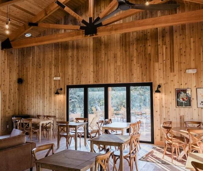 渡假胜地  Huttopia Wine Country