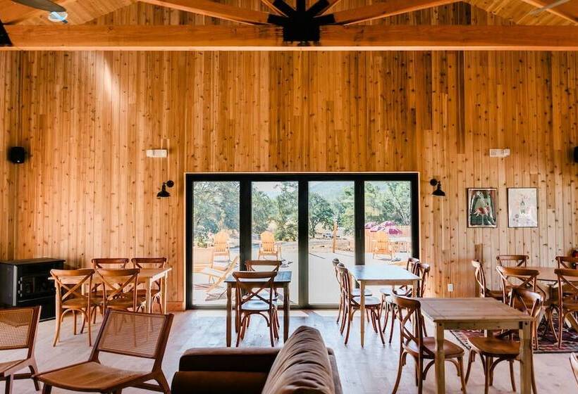 渡假胜地  Huttopia Wine Country