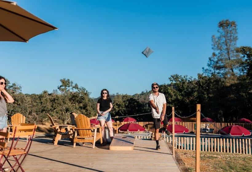 渡假胜地  Huttopia Wine Country