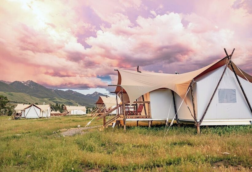 Курорт Under Canvas North Yellowstone   Paradise Valley