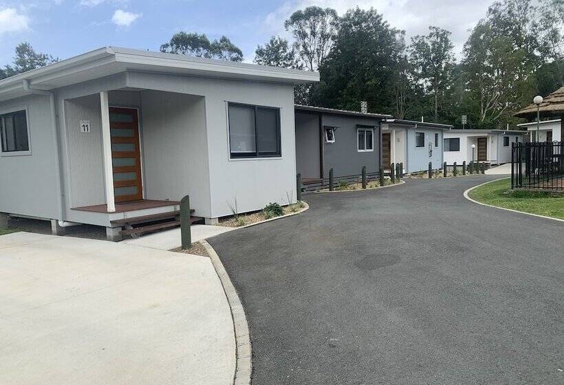 منتجع Yandina Caravan Park