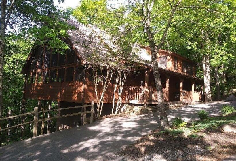 Smoky Mountain Lodge