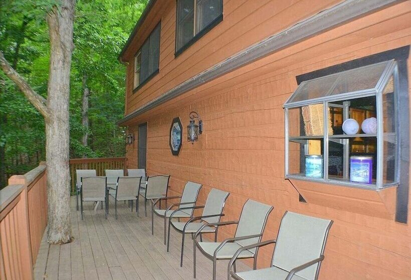 Smoky Mountain Lodge