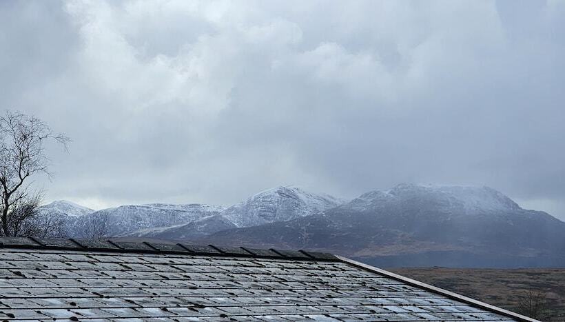 Snowdonia National Park Log Cabin With Garden