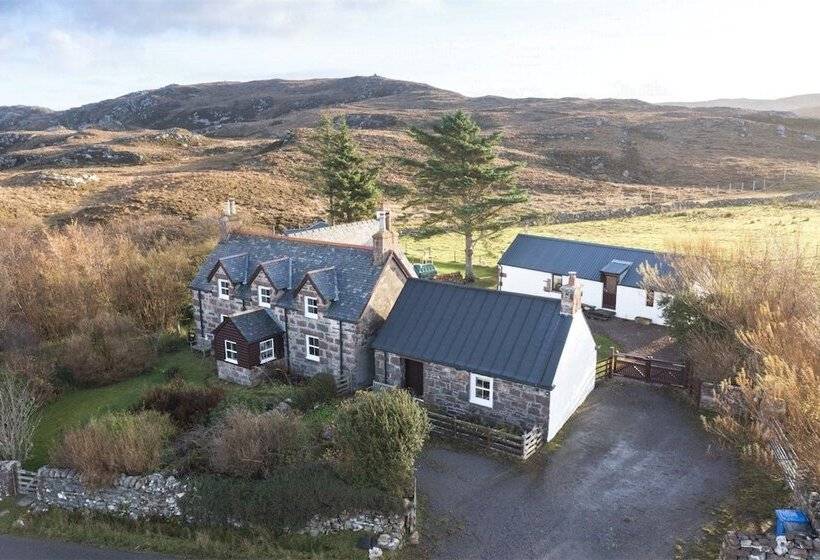 The Smithy House & Cottages