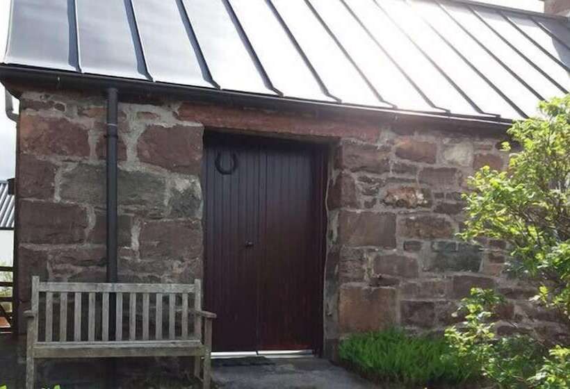 The Smithy House & Cottages