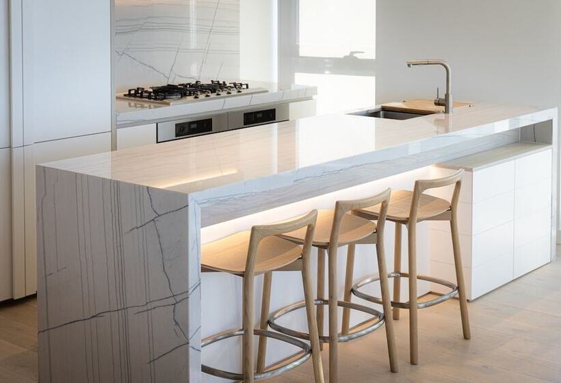 Signature Broadbeach   Gclr
