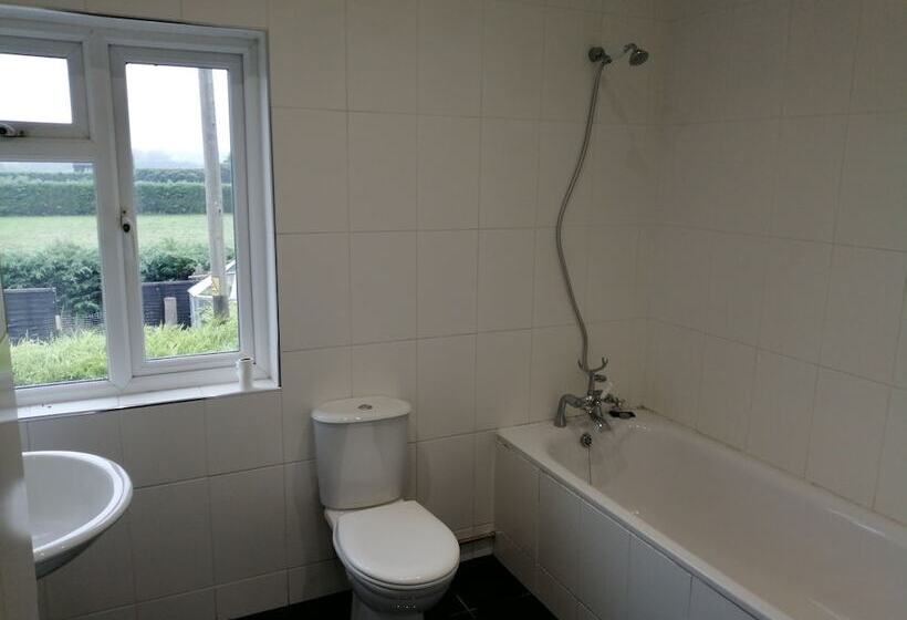 3 Bed Cottage In Quiet & Green Wallington