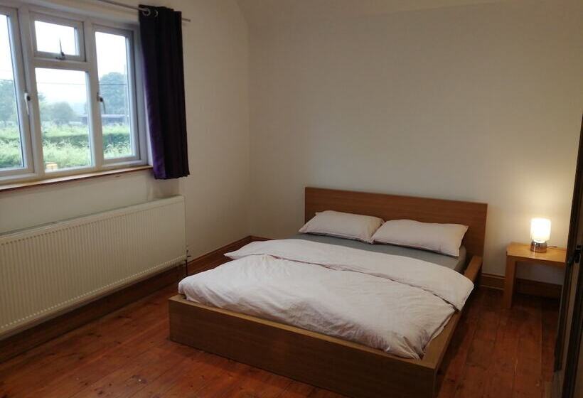 3 Bed Cottage In Quiet & Green Wallington
